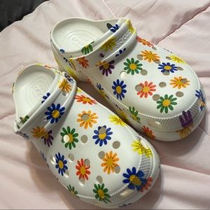 Worn Twice Floral Bae Clogs